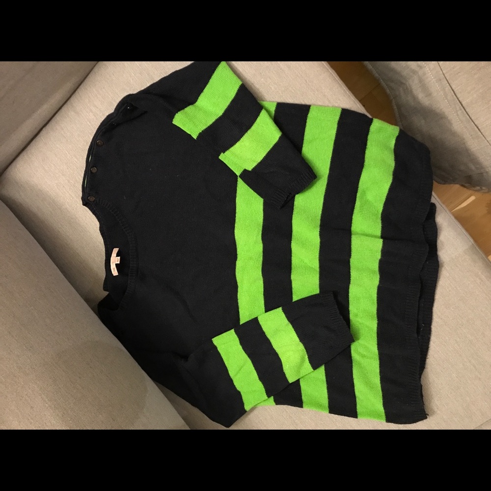 Gap sweater